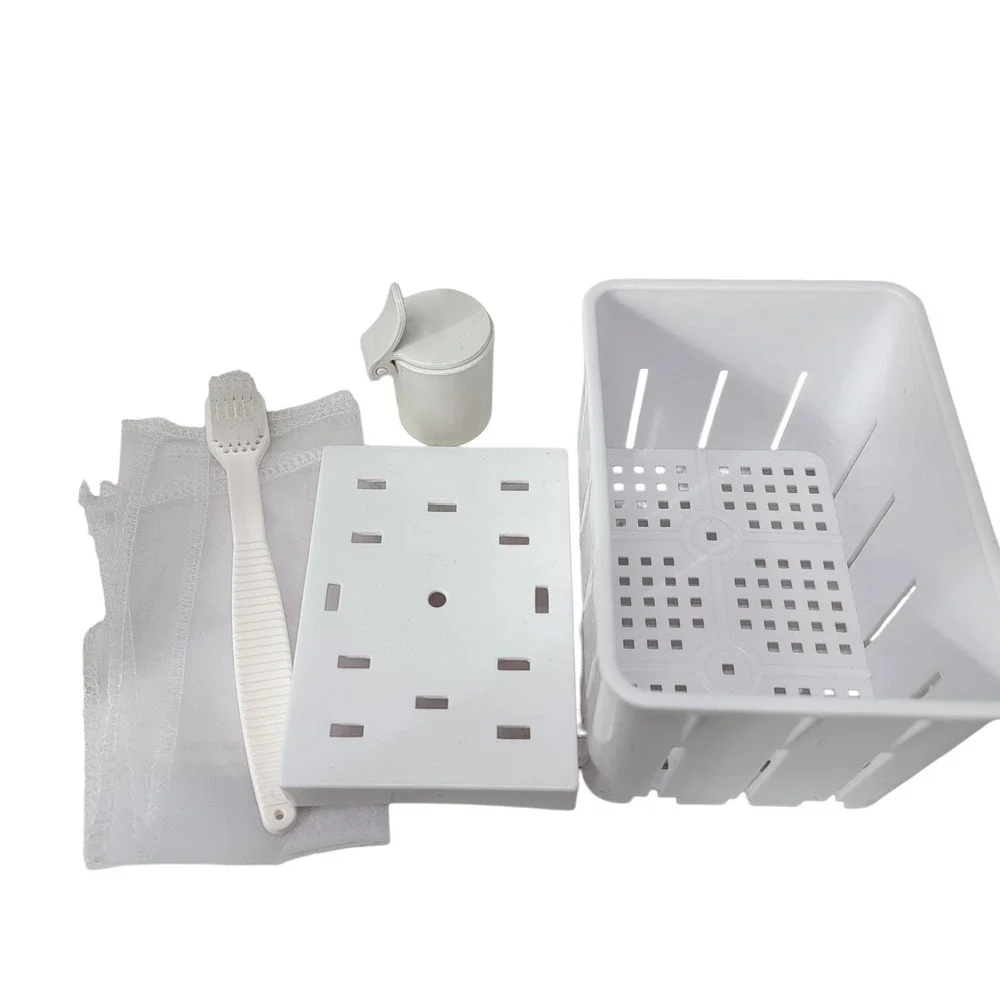 Rena Ware Nutrex Press Juicer 3500 Cold Press Masticating‎ Juicer Complete Kit